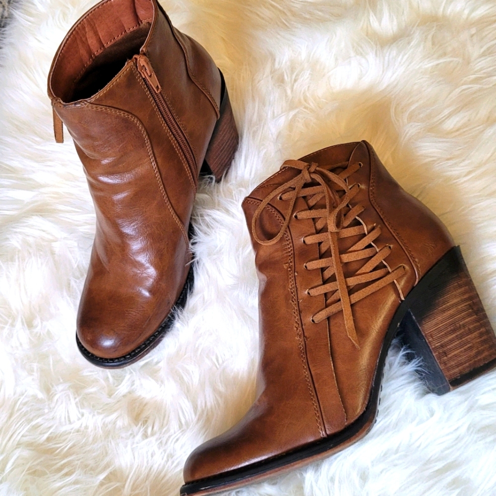 Olivia Miller Booties SZ 7.5 EUC
